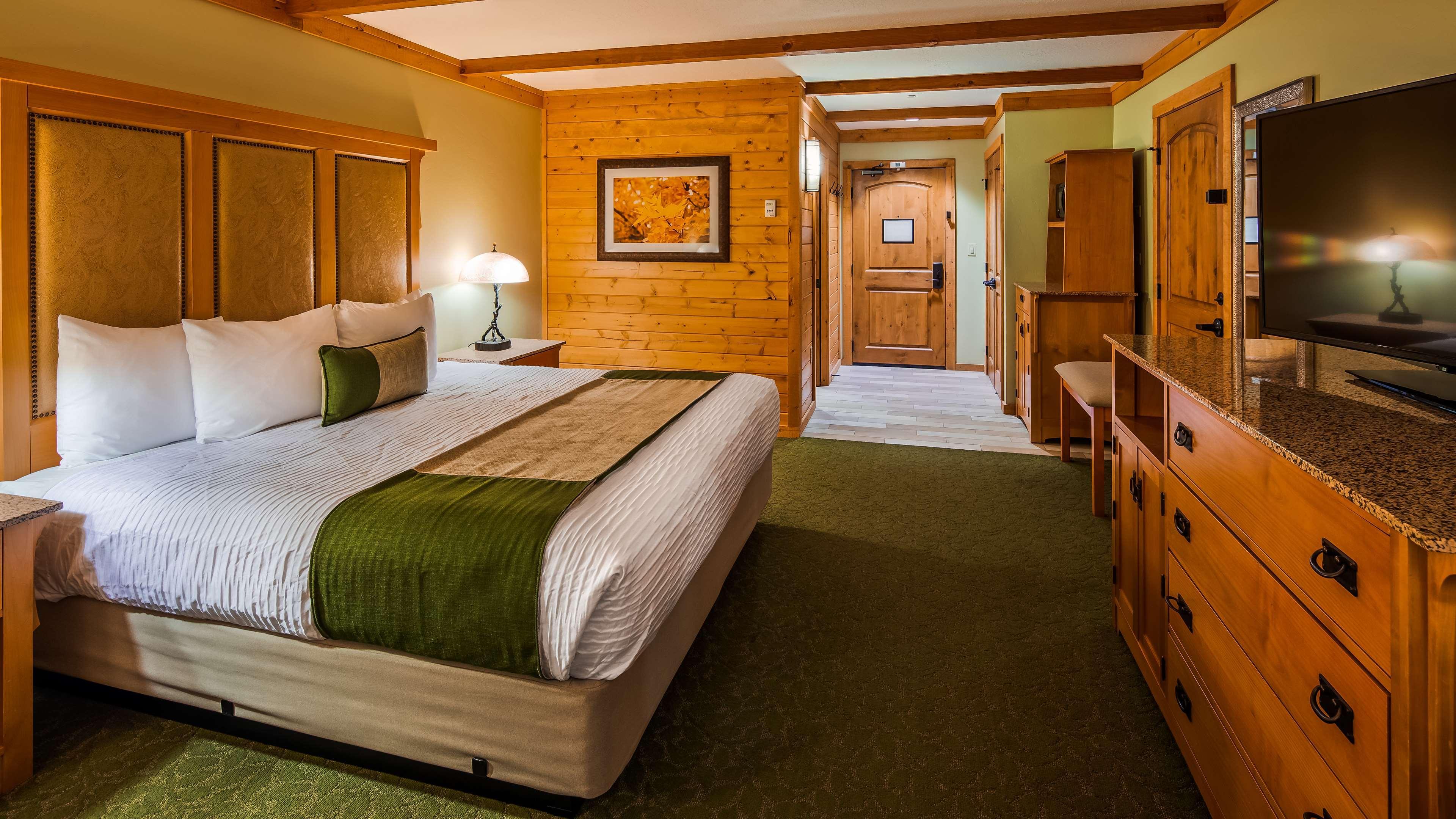 Best Western Plus Green Mill Village Hotel & Suites Arcola Exterior photo